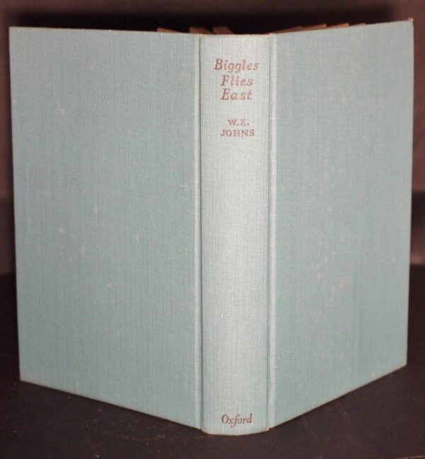 * Lovely Copy * W.E. Johns Biggles Flies East Reprint in D/J 1951 - Image 4