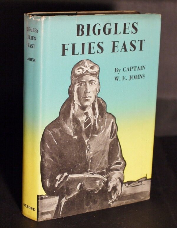 * Lovely Copy * W.E. Johns Biggles Flies East Reprint in D/J 1951