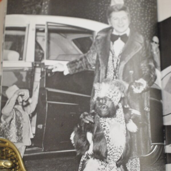 ** SIGNED ** Liberace An Autobiography 1st UK Edition in D/J 1973 - Image 11
