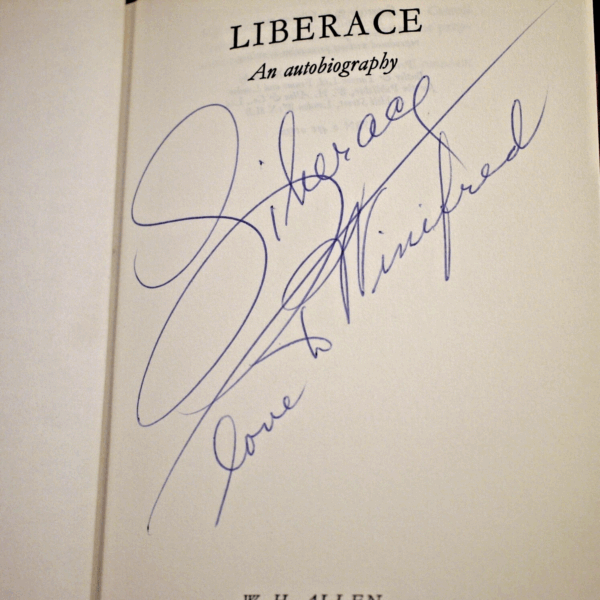 ** SIGNED ** Liberace An Autobiography 1st UK Edition in D/J 1973 - Image 3